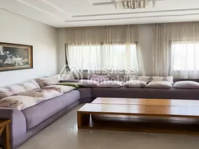 فيلا استثنائية للبيع في مجمع سكني دار بوعزة