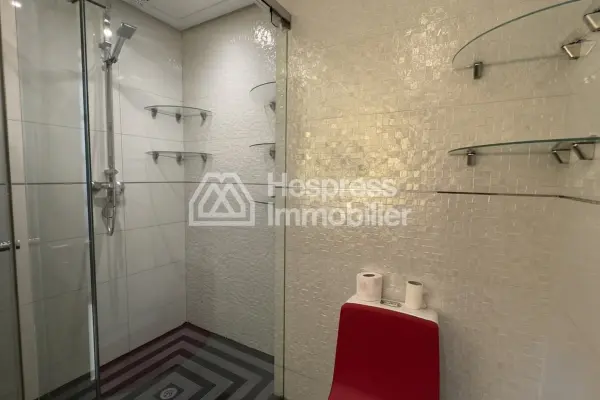 شقة جميلة للبيع في راسين