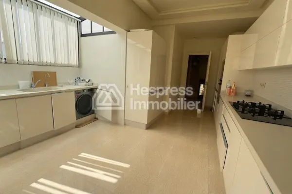 Beautiful FURNISHED apartment for rent in the GOLDEN TRIANGLE