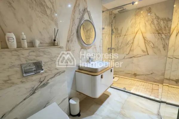 Beautiful FURNISHED apartment for rent in the GOLDEN TRIANGLE