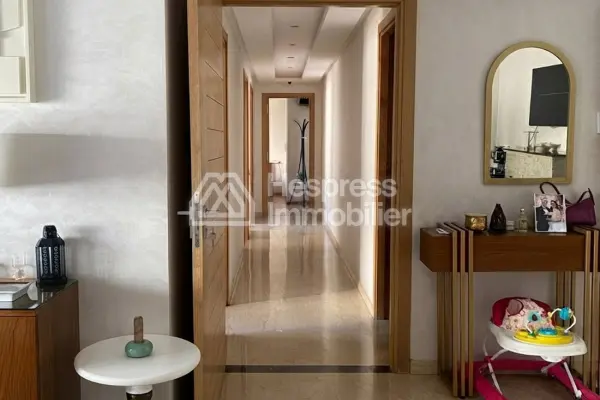 Beautiful unfurnished apartment for rent in Bachkou Taddart