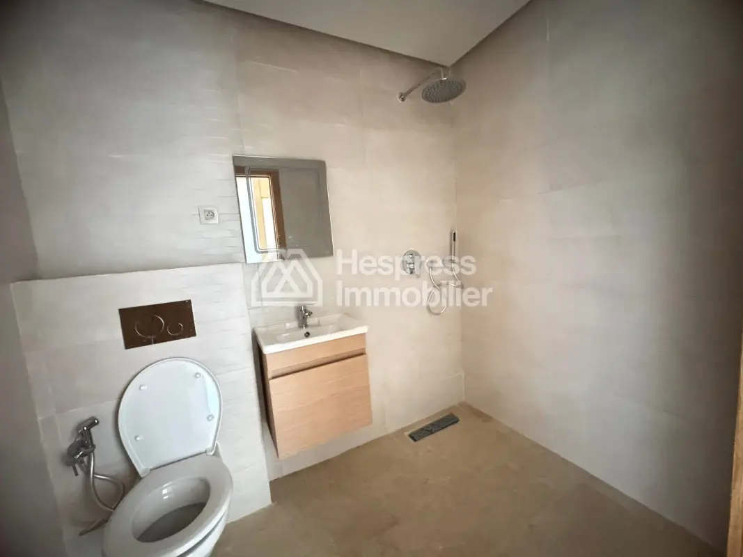 Bel appartement neuf jamais habité à semlalia