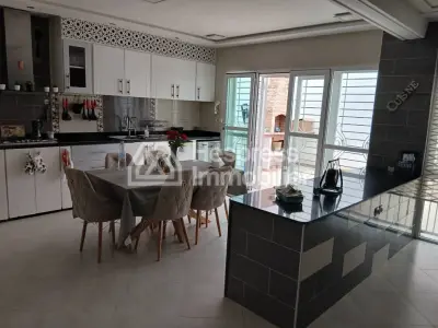 فيلا مسجلة، مساحتها 334 مترًا مربعًا، حي الرياض، طريق عين الشكيف، فاس - 3 طوابق - حديقة - مرآب