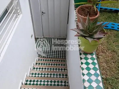فيلا مسجلة، مساحتها 334 مترًا مربعًا، حي الرياض، طريق عين الشكيف، فاس - 3 طوابق - حديقة - مرآب