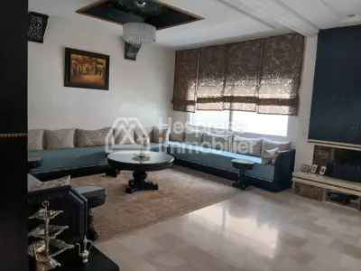 فيلا مسجلة، مساحتها 334 مترًا مربعًا، حي الرياض، طريق عين الشكيف، فاس - 3 طوابق - حديقة - مرآب