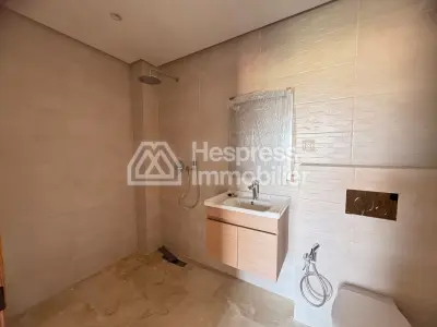 Bel appartement neuf jamais habité à semlalia