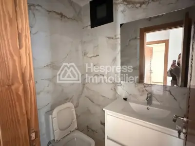 شقة حديثة غير مفروشة طنجة