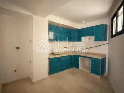 شقة حديثة غير مفروشة طنجة