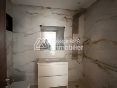 شقة حديثة غير مفروشة طنجة