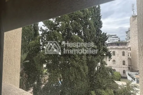 شقة حديثة غير مفروشة طنجة
