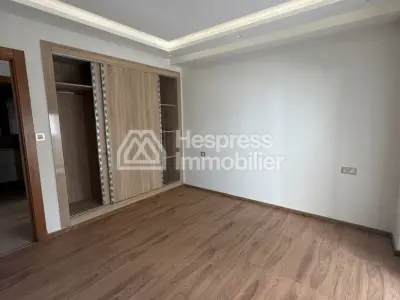 شقة حديثة غير مفروشة طنجة
