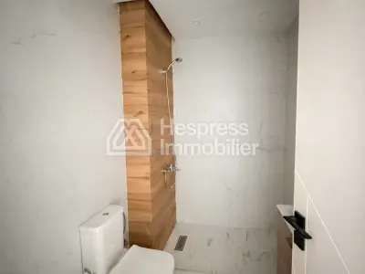 شقة فاخرة للبيع في طنجة البالية