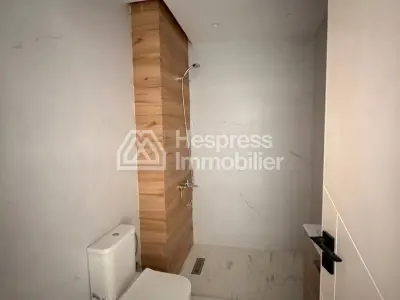 شقة فاخرة للبيع في طنجة البالية