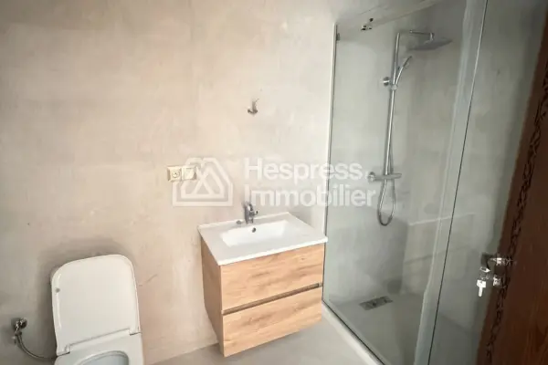 Appartement en location à Iberie. Surface de 135 m². Avec ascenseur et terrasse