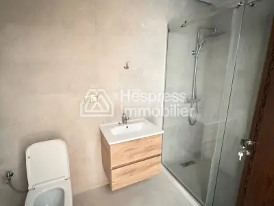 Appartement en location à Iberie. Surface de 135 m². Avec ascenseur et terrasse