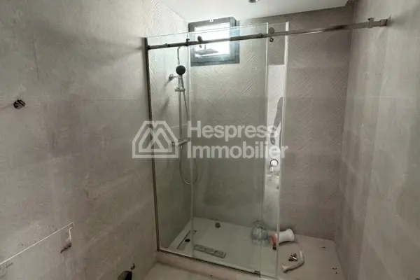 Appartement en location à Iberie. Surface de 135 m². Avec ascenseur et terrasse