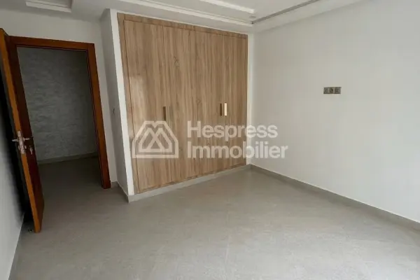 Appartement en location à Iberie. Surface de 135 m². Avec ascenseur et terrasse