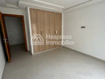 Appartement en location à Iberie. Surface de 135 m². Avec ascenseur et terrasse