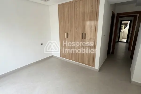 Appartement en location à Iberie. Surface de 135 m². Avec ascenseur et terrasse