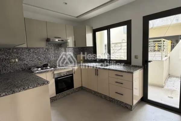 Appartement en location à Iberie. Surface de 135 m². Avec ascenseur et terrasse