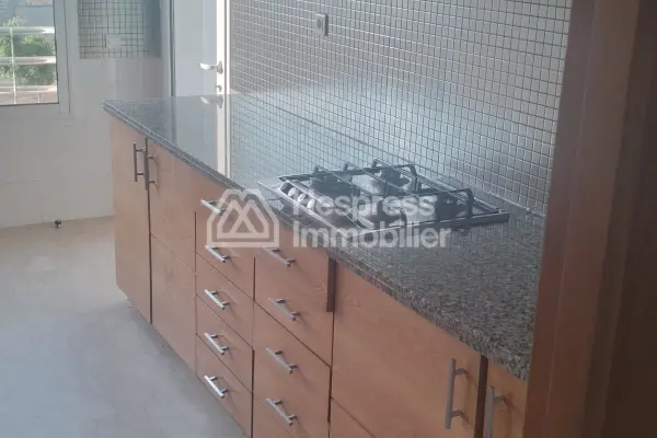 Bel appartement a jnane souissi en face du nouveau edifice de sûreté nationale 
