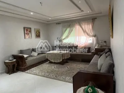 Sell apartment in the center. Area of 98 m². Private parking