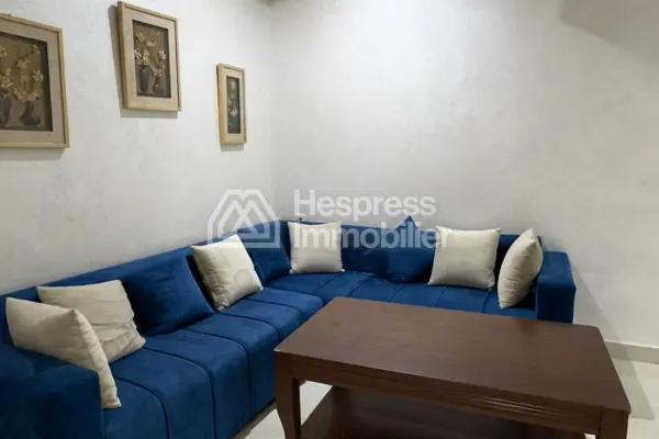 Sell apartment in the center. Area of 98 m². Private parking