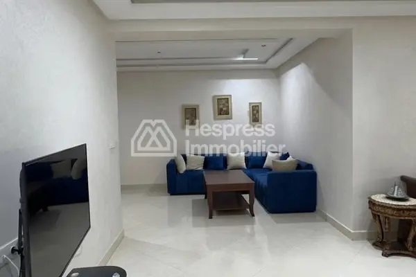 Sell apartment in the center. Area of 98 m². Private parking