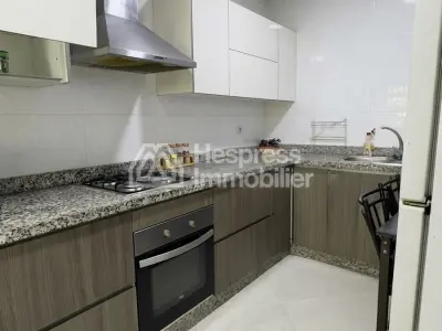 Sell apartment in the center. Area of 98 m². Private parking