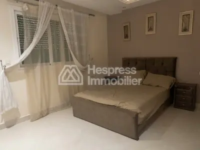 Sell apartment in the center. Area of 98 m². Private parking