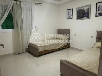 Sell apartment in the center. Area of 98 m². Private parking
