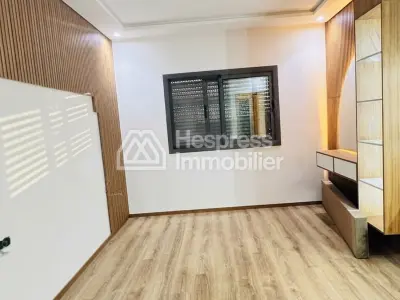 Appartement vide de deux chambres à louer