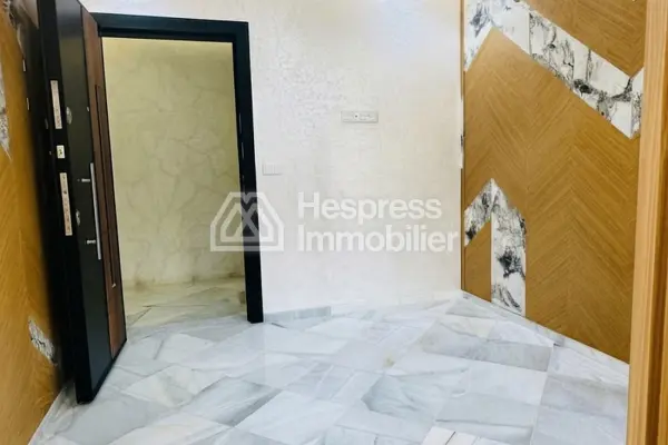 Appartement vide de deux chambres à louer