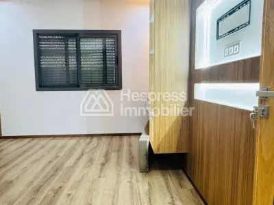 Appartement vide de deux chambres à louer