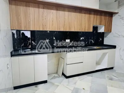 Appartement vide de deux chambres à louer