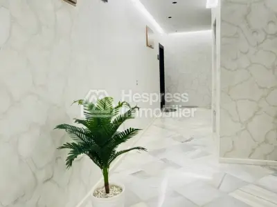 Appartement vide de deux chambres à louer