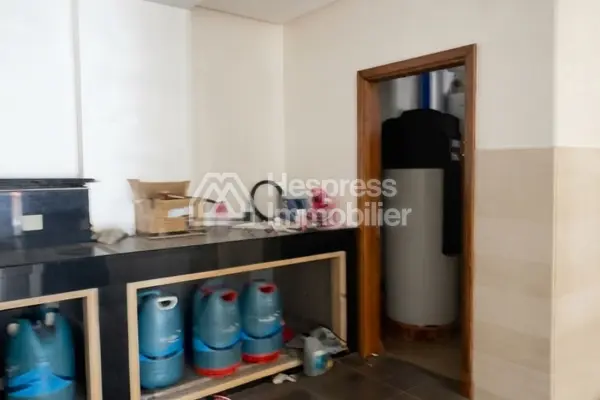 مساحات تجارية للإيجار