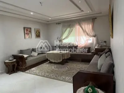 Superbe appartement à louer en plein centre-ville. Surface totale : 98 m². Meublé.