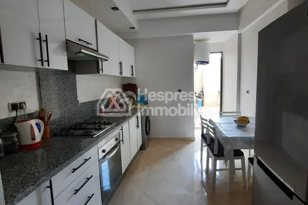 شقة بمساحة 85 مترًا مربعًا بإطلالة على البحر – الجديدة
