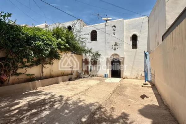 Villa for Renovation for Sale in Charaf