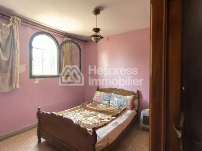 Villa for Renovation for Sale in Charaf