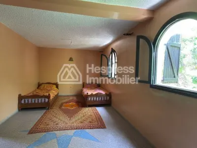 Villa for Renovation for Sale in Charaf