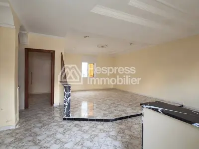 À Vendre: Villa avec du potentiel à rénover