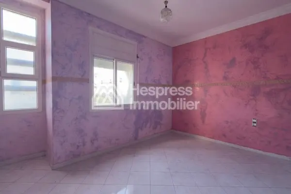 À Vendre: Villa avec du potentiel à rénover