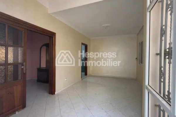 À Vendre: Villa avec du potentiel à rénover