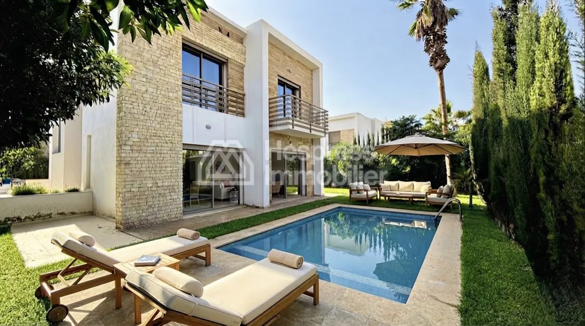 For rent: Stunning modern villa with private pool
