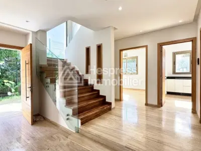 For rent: Stunning modern villa with private pool