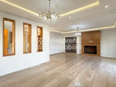 For rent: Stunning modern villa with private pool
