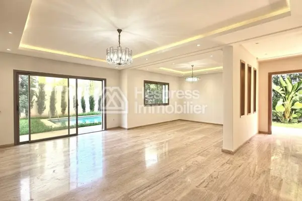 For rent: Stunning modern villa with private pool
