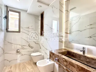 For rent: Stunning modern villa with private pool